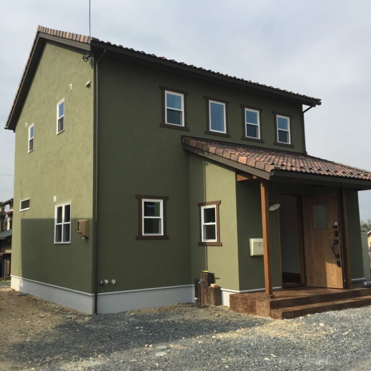 オリーブの塗り壁が町に映えるお家｜岐阜県（御嵩町・可児市・多治見市  