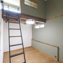 関市Y邸_山小屋のようなお家