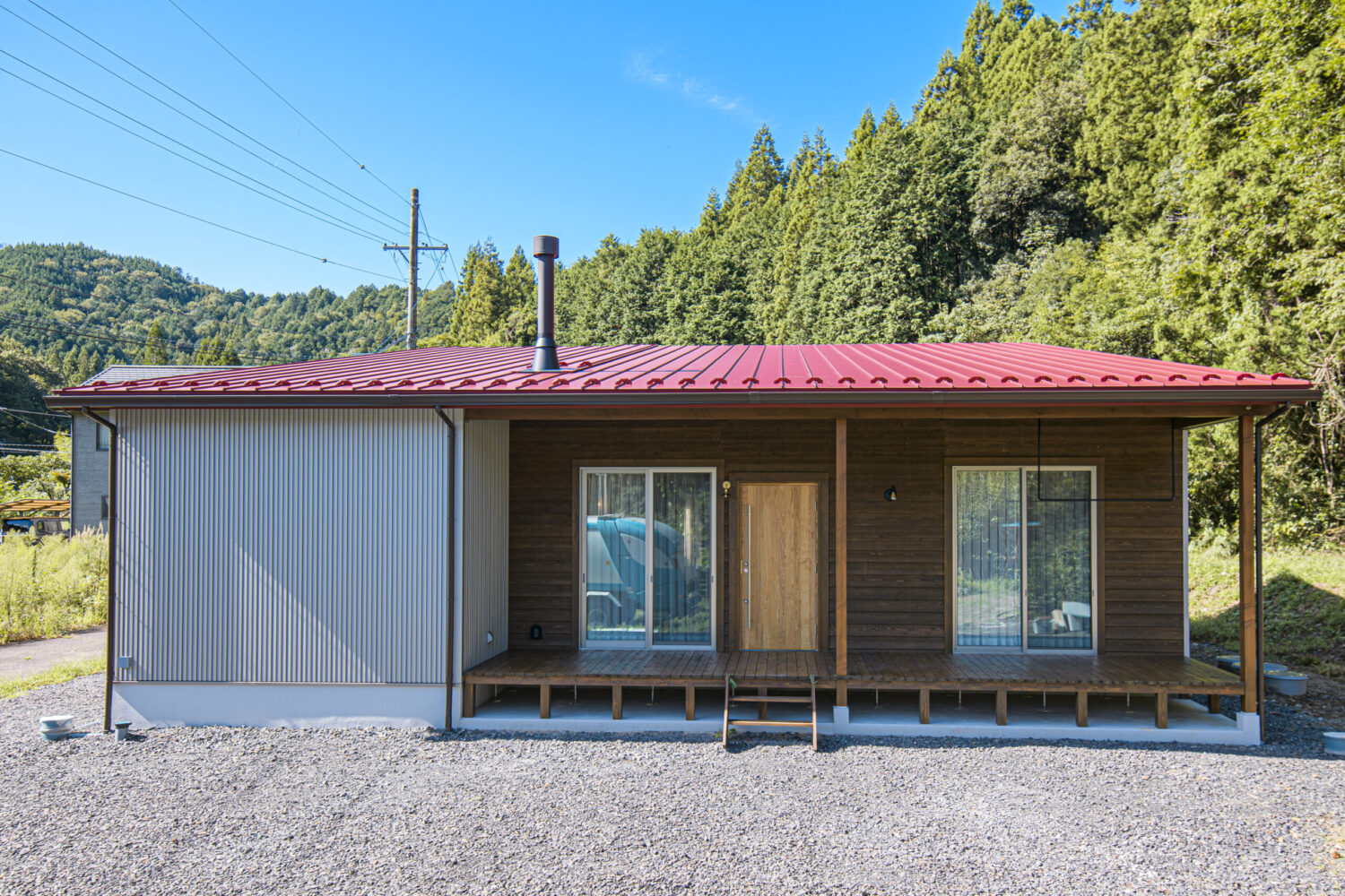 木のぬくもりを感じる、季節とともに暮らす平屋